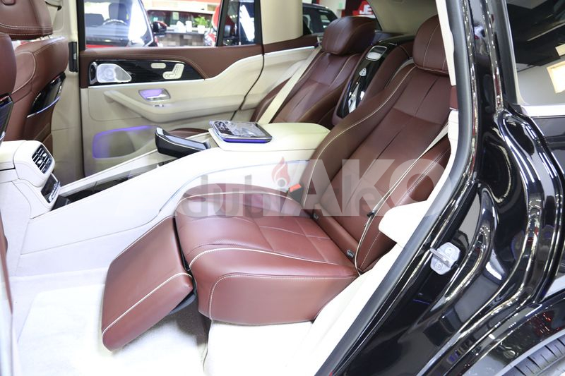 2021 !! Brand New Mercedes**Maybach Gls 600** | Rear Fridge | Warranty Available 10 Image