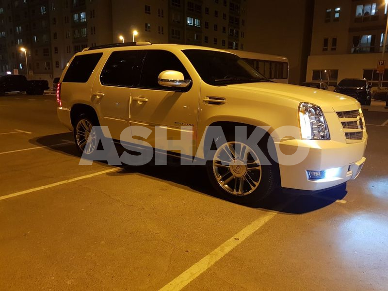 Cadillac Escalade 2014 Very Light Use By Woman As Second Car 6 Image