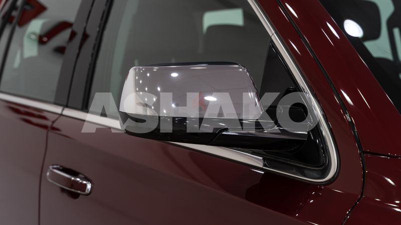 Chevrolet Tahoo Ltz 2018 - Gcc - Fsh - Warranty Till 11/2021 - Excellent Condition 8 Image