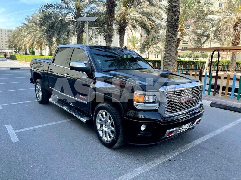 GMC Sierra Denali 2015 GCC in immaculate condition owned by expat and well maintained