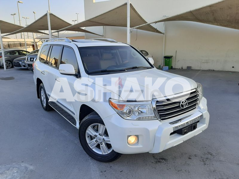 Land Cruser 2014 V6 GXR full option very low KM