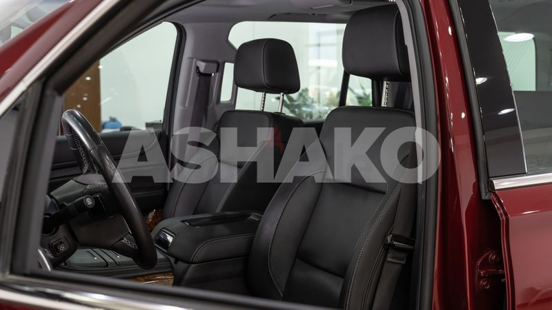 Chevrolet Tahoo Ltz 2018 - Gcc - Fsh - Warranty Till 11/2021 - Excellent Condition 5 Image