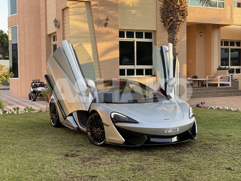 Under Warranty 2017 Mclaren 570GT by Al Habtoor panoramic roof