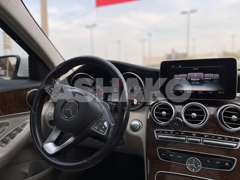 Mercedes-Benz - C200 - 2015 - Panoramic Full Option - Gcc 7 Image