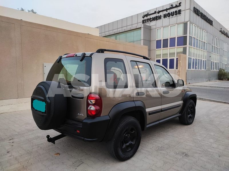 Jeep Cherokee 2007 Gcc Spec Fully Auto And Fully Maintained By Agency 8 Image
