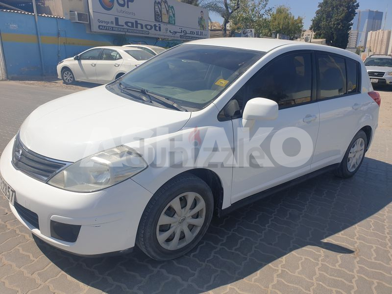 Nissan Tiida 2011( 1.8 SE ) GCC fully automatic in excellent condition