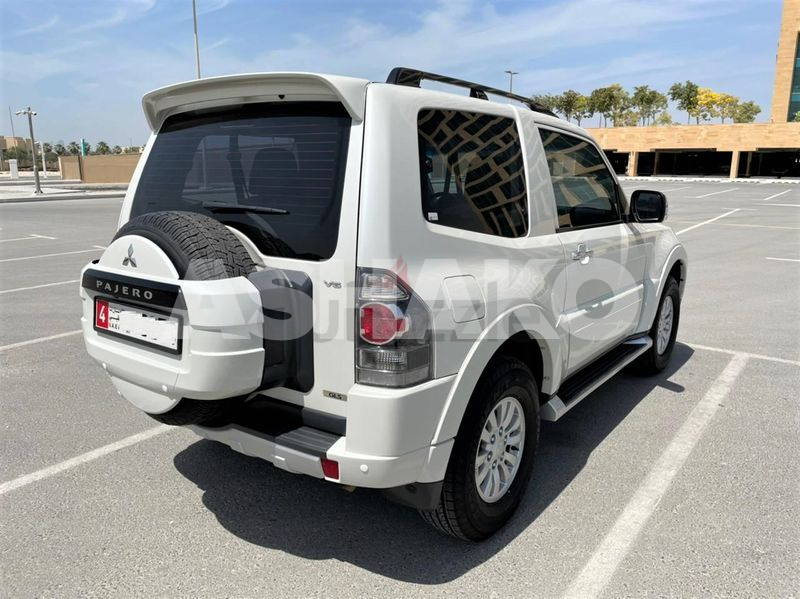 3 Doors Pajero In Immaculate Condition For Sale 5 Image
