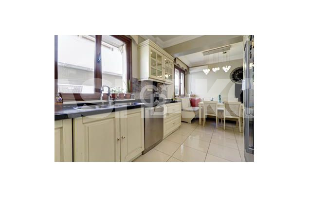 4 bedroom apartment of 200 m² in İstanbul-Avrupa