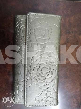 Porte monnaies for sale for only 10 alf li...
