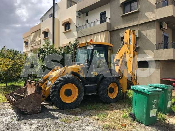 JCB WITH Jackhammer