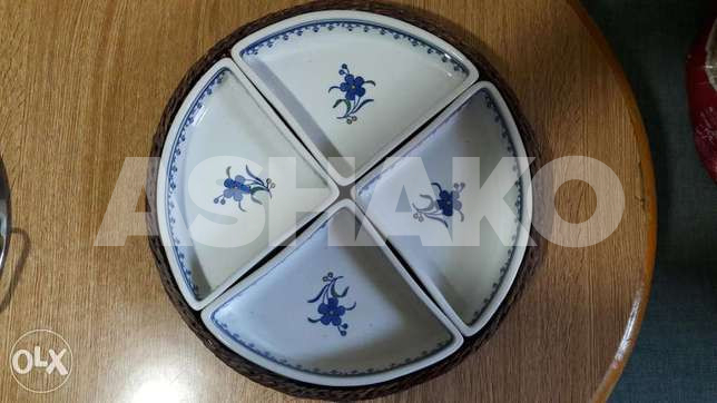 صحن مستدير+ 4 صحون مثلثة للمكسرات ولتمر 1 Image