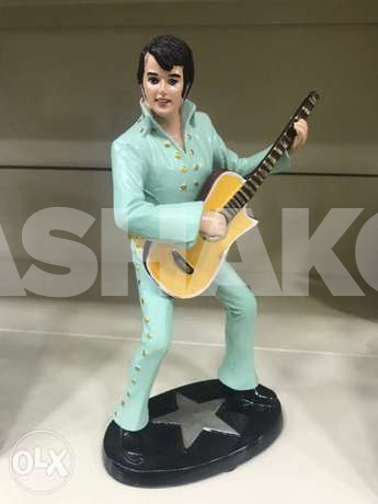Elvis statue