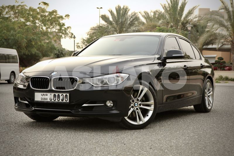 BMW 328i Sport Line | Black Pearl | GCC | Low Mileage