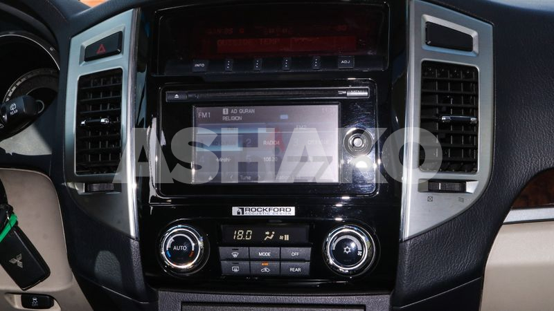 Mitsubishi Pajero Platinum 3.8L 4 Image