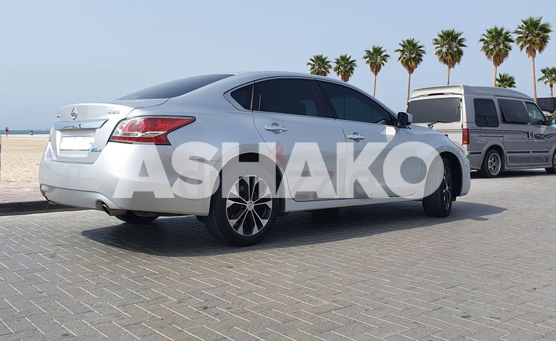 Nissan Altima - 2016 - Silver - Gcc Specifications 4 Image