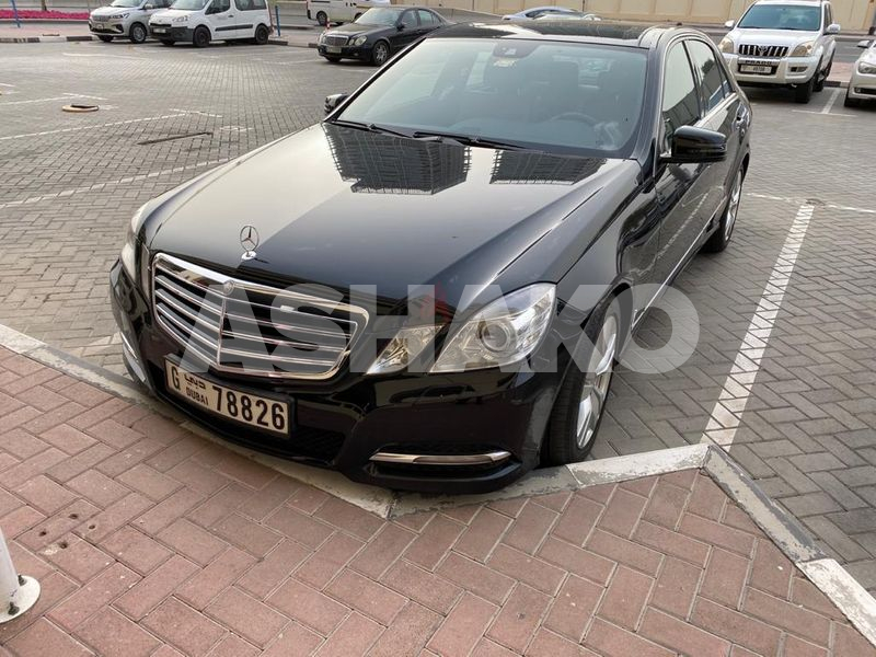 Mercedes E300 2011 lady driven