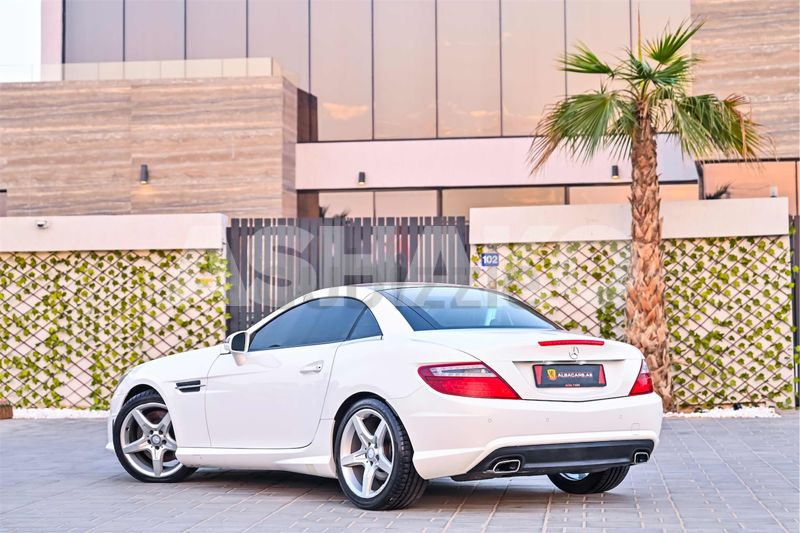 1,758 P.m (4 Years) | Slk200 Amg Convertible | 0% Downpayment | Exceptional Condition! 12 Image