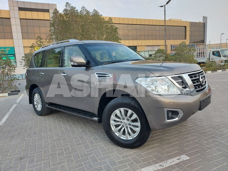 Nissan Patrol SE 5.6 v8 gcc 2014 Free Accident Original Paint Inside Outside Perfect Condition