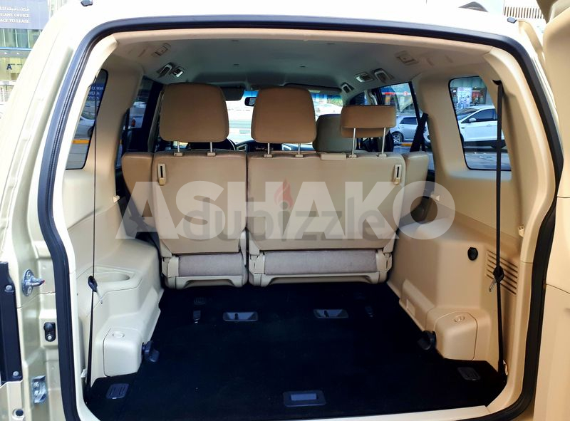 Pajero 3.5 Gls V6 2017 Gcc Spec No Accident 100% Original Paint 4 Wd Cruise Camera Reduced Price 8 Image