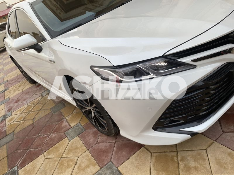 Toyota Camry Hybrid 2019 White Gcc Full Option Like New 1 Image