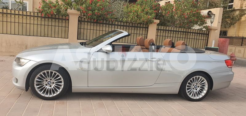 BMW 320i #GCC#CONVERTIBLE FULL OPTION#LOW MILEAGE #ACCIDENT FREE#WELL MAINTAINED #URGENT SALE