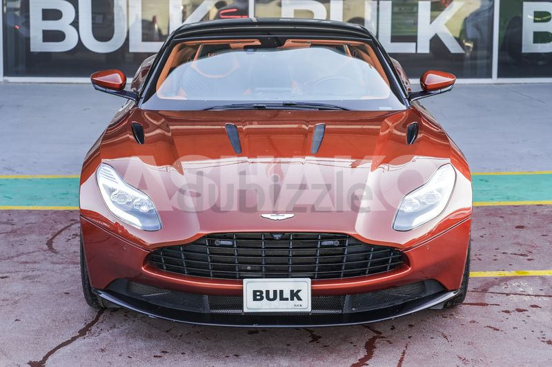 Aston Martin Db11 - Gcc - Aed 10,686 Monthly - 0% Dp 2 Image