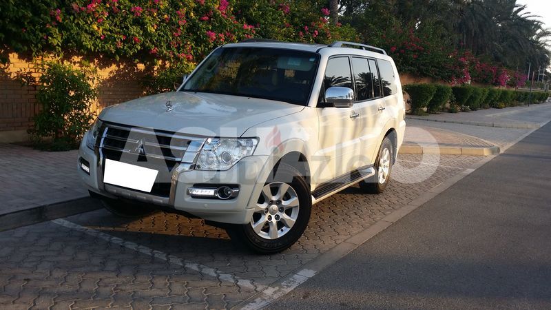 2016 Top Reange Ful Option Pajero Accedent Fre Orgenal Paint Gcc Sun Roof Leather Very Very Good Cou 13 Image