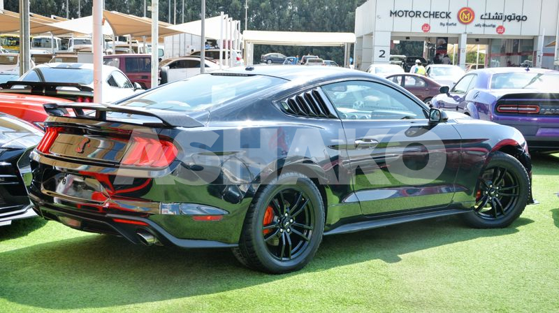 Mustang Eco-Boost V4 2019/Original Airbags/Shelby Kit/Big Screen/Low Miles/Very Good Condition 5 Image