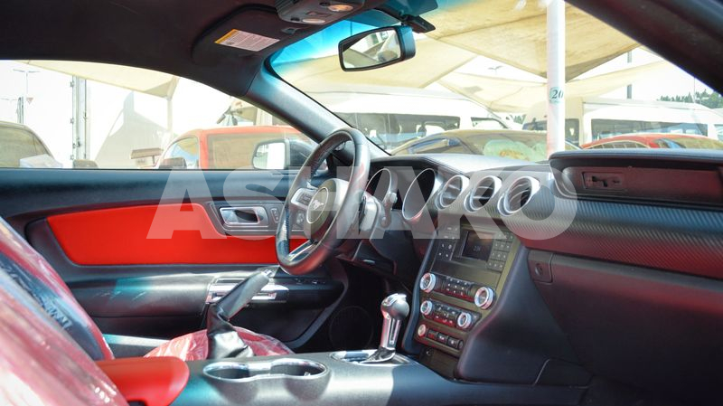 Mustang Eco-Boost V4 2019/Original Airbags/Shelby Kit/Big Screen/Low Miles/Very Good Condition 7 Image