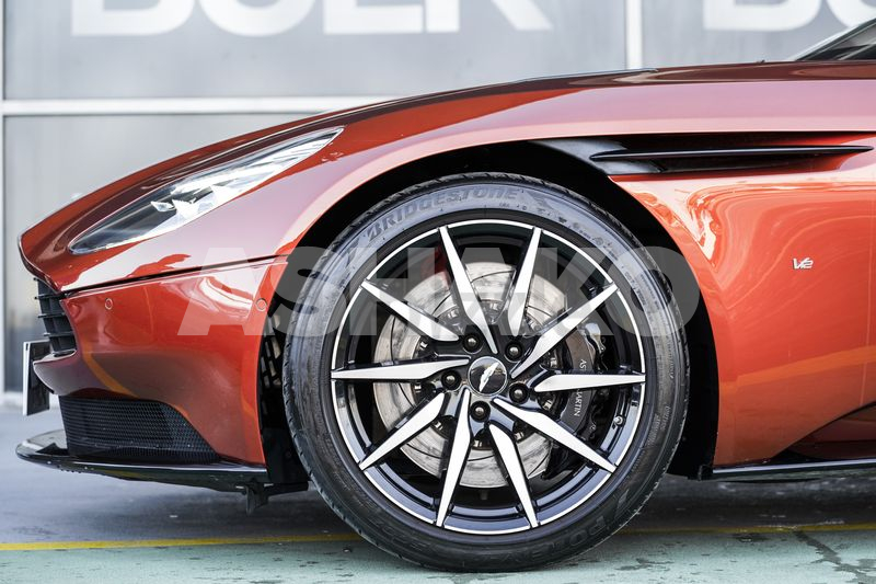 Aston Martin Db11 - Gcc - Aed 10,686 Monthly - 0% Dp 8 Image