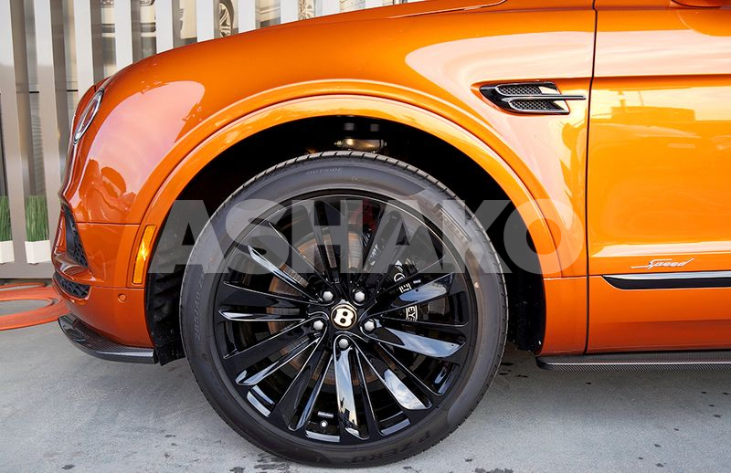 Bentley Bentayga Speed 2020 | Carbon Fiber/black Pack | Warranty/contract Service(Additional Cost) 4 Image
