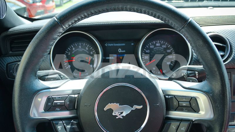 Mustang Eco-Boost V4 2019/Original Airbags/Shelby Kit/Big Screen/Low Miles/Very Good Condition 8 Image