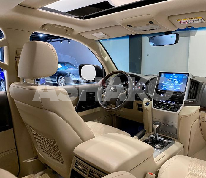 2019 Toyota Land Cruiser V8 Gxr Grand Touring, Toyota Warranty + Service Contract, Low Kms, Gcc 8 Image