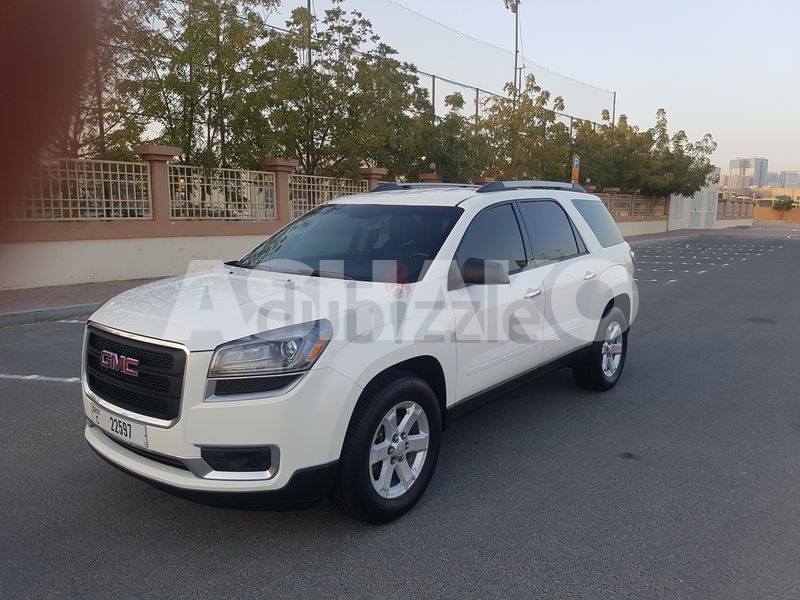 GMC Acadia 2015M V6 3.6L Mid Option In Excellent Condition