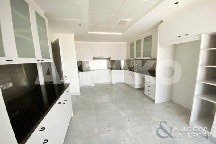 Apartment For Rent Difc, Central Park Tower, Dubai | Triplex Penthouse | Elevator | Maids Room 8 Image