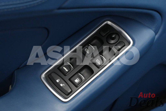 Aston Martin Vanquish Volante 6 Image