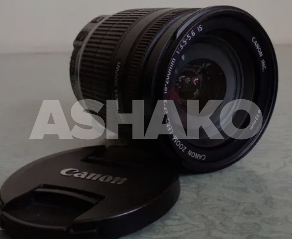 Canon EF-S 18 - 200mm