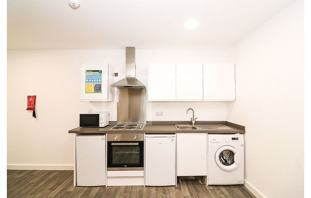 Luxurious Living in the Heart of Dubai - Exclusive unit with closed Kitchen.