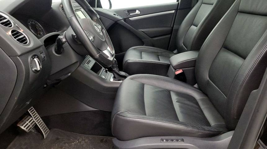 Mahindra Kuv 100 (2018)