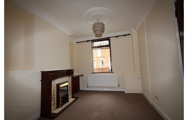 Pay Monthly Fully Furnished STUDIO @ 12 Chqs