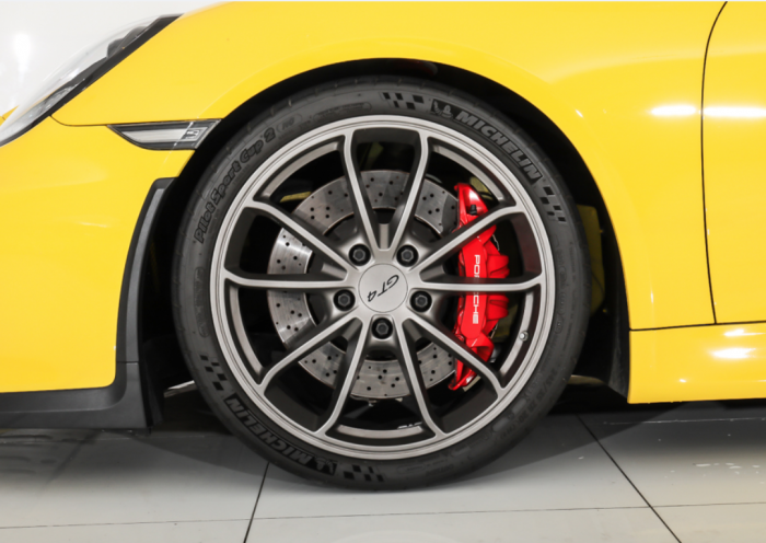 Porsche Cayman Gt4 2016 Yellow-Black 26,000 Km 2 Image