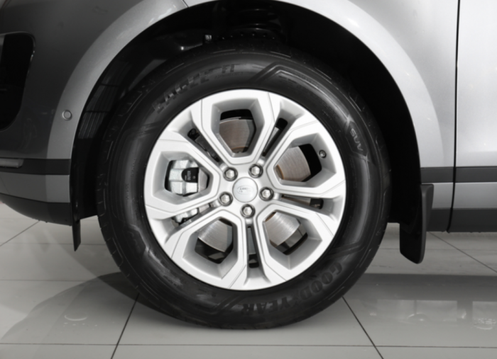 Range-Rover Evoque 2020 Silver-Ivory 9,000 Km || Warranty + Service Until Oct 2024 Aed 219,000 6 Image