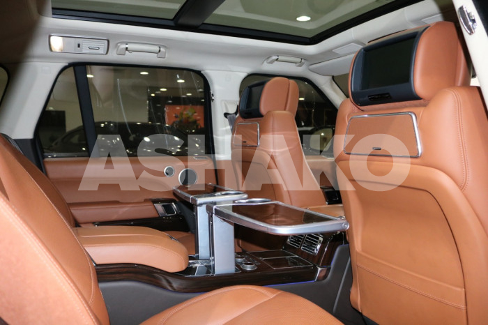 Range Rover Vogue Sv Autobiography, 2016, 49,000 Kms, Gcc Specs, Rear Seat Entertainment Displays 6 Image