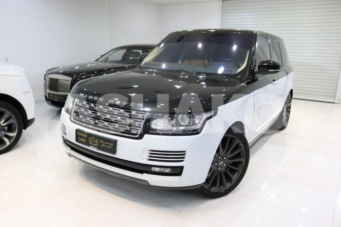 Range Rover Vogue SV Autobiography, 2016, 49,000 KMs, GCC Specs, Rear Seat Entertainment Displays