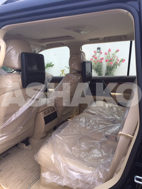 Sparkling Toyota Land Cruiser 5 Image