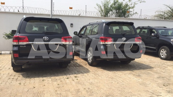 Sparkling Toyota Land Cruiser 2 Image