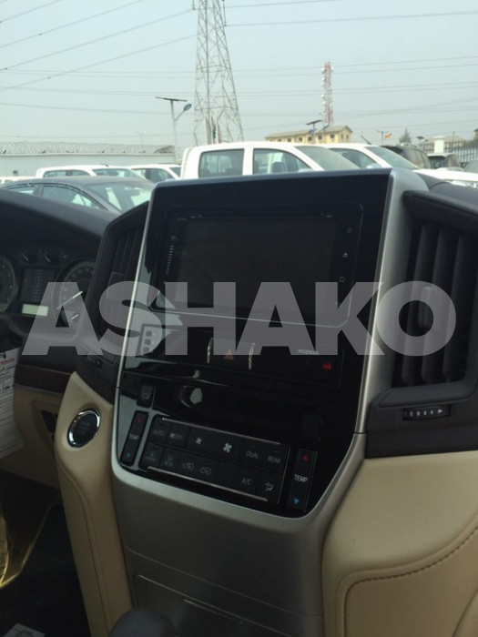 Sparkling Toyota Land Cruiser 4 Image