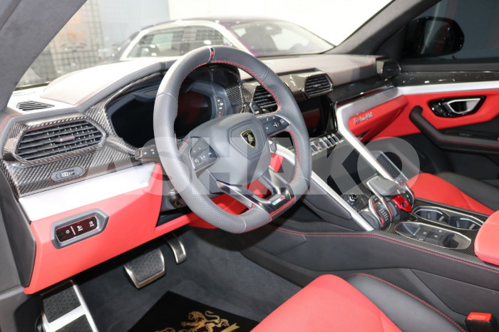 ** Unique Carbon Fiber Kit ** Lamborghini Urus Keyvany, 2020, 6,500Km Only, Gcc Specs 11 Image