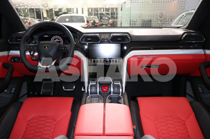 ** Unique Carbon Fiber Kit ** Lamborghini Urus Keyvany, 2020, 6,500Km Only, Gcc Specs 5 Image