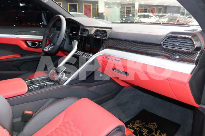 ** Unique Carbon Fiber Kit ** Lamborghini Urus Keyvany, 2020, 6,500Km Only, Gcc Specs 9 Image